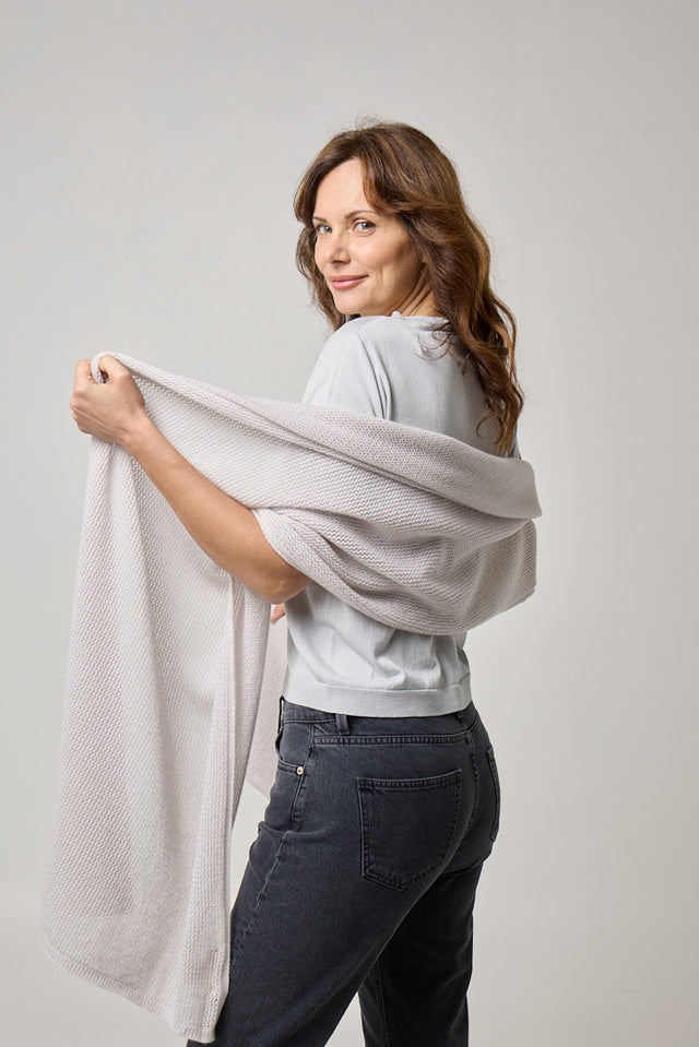 Sabaudia - 100% Cashmere Perforated Light Shawl